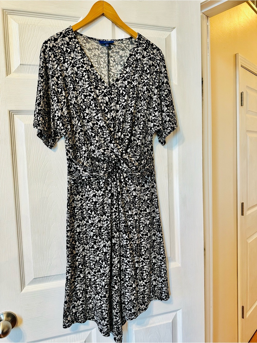 Apt. 9 Black and White Floral Jersey Midi Faux Wrap Dress
